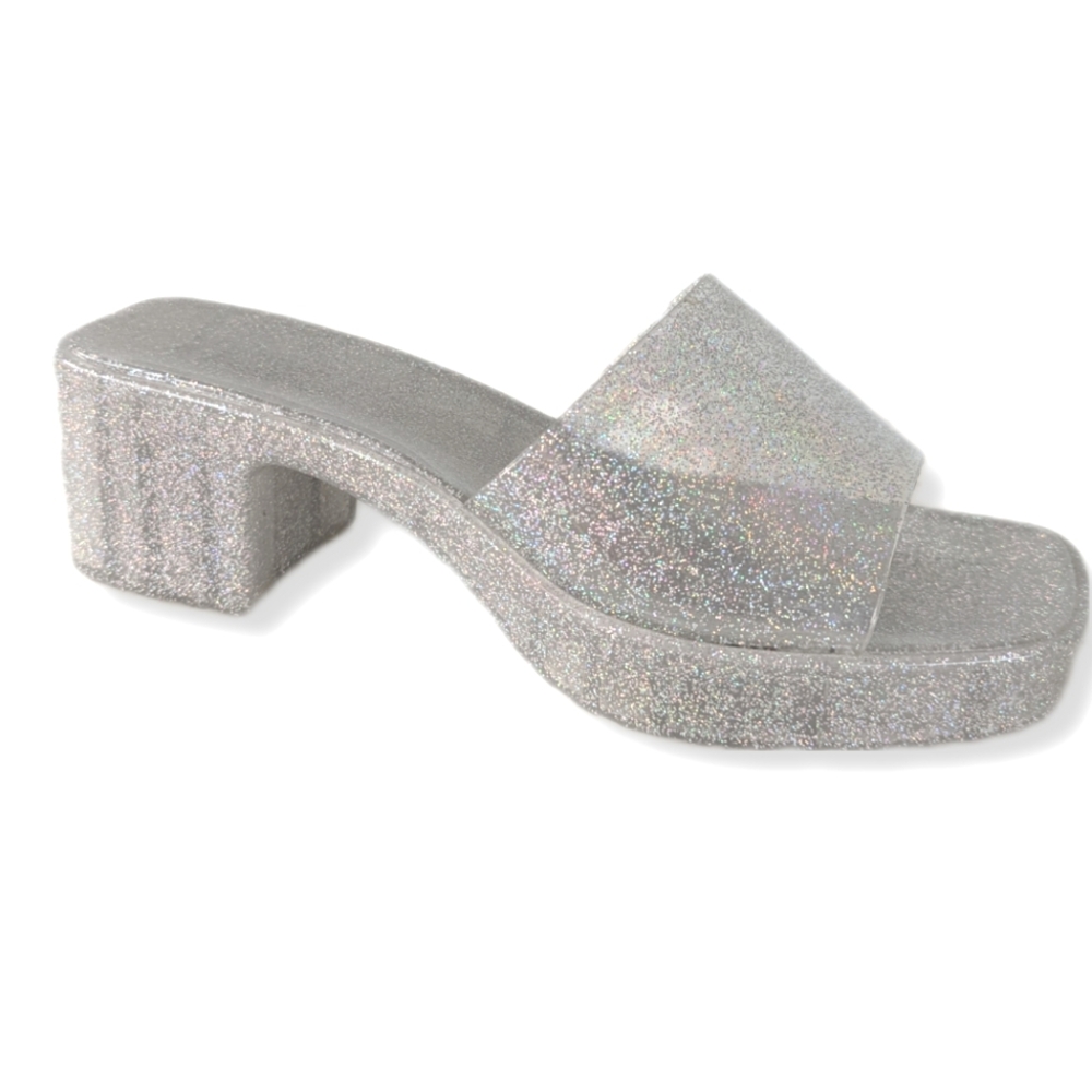 Crown & Ivy Women's Clear Silver Glitter Jelly Slip On Sandals - Picture 11 of 11